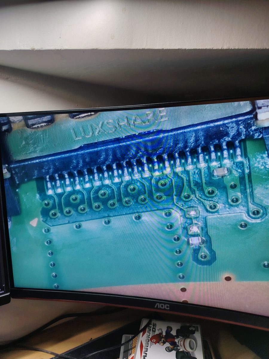 Réparation d'un port HDMI de PS5 sur l'établi Nanofix